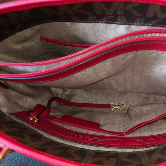 Michael Kors Jet Set Medium Snap Pocket Tote - Picture 8 of 16